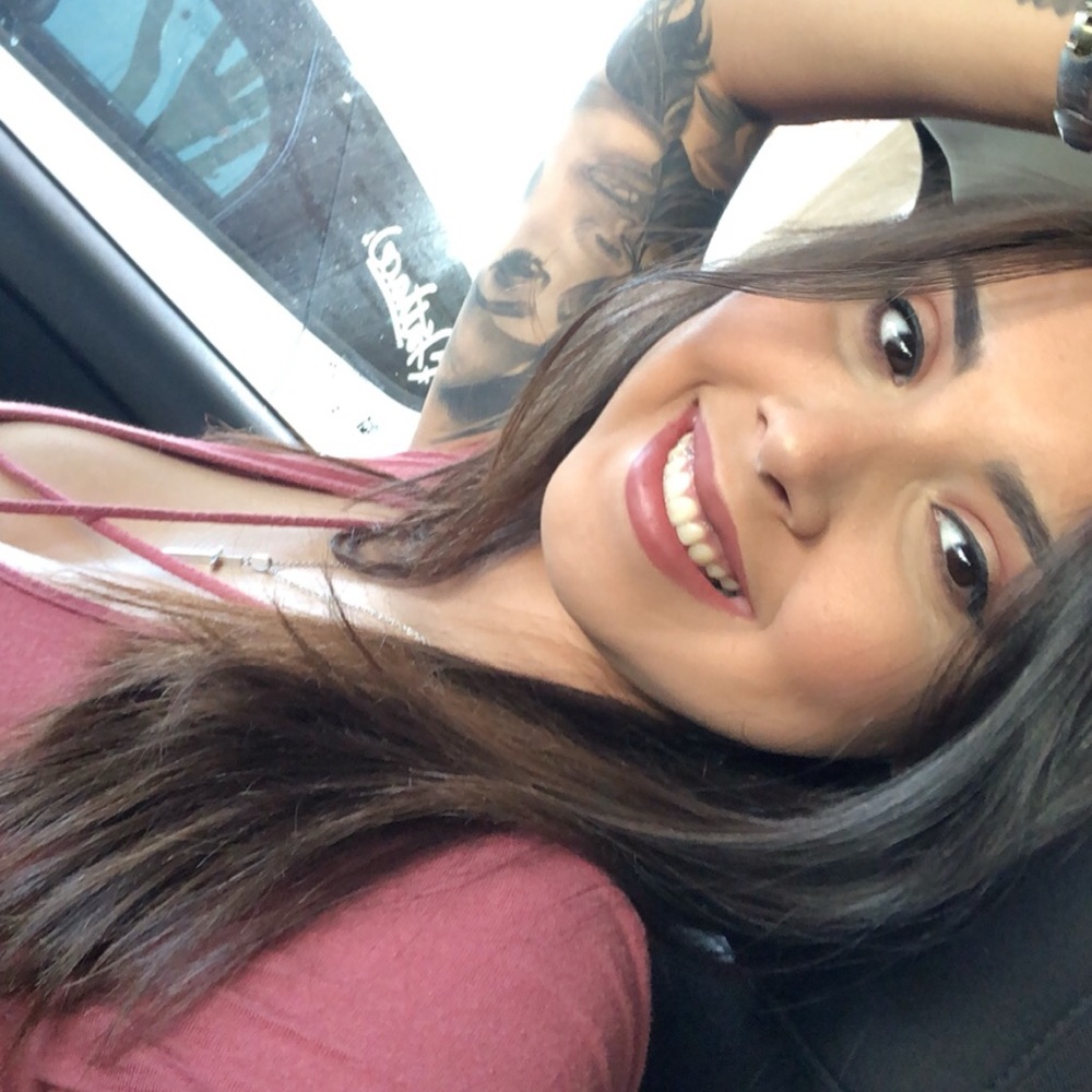 Meet your posher, Stephanie Michelle 💗